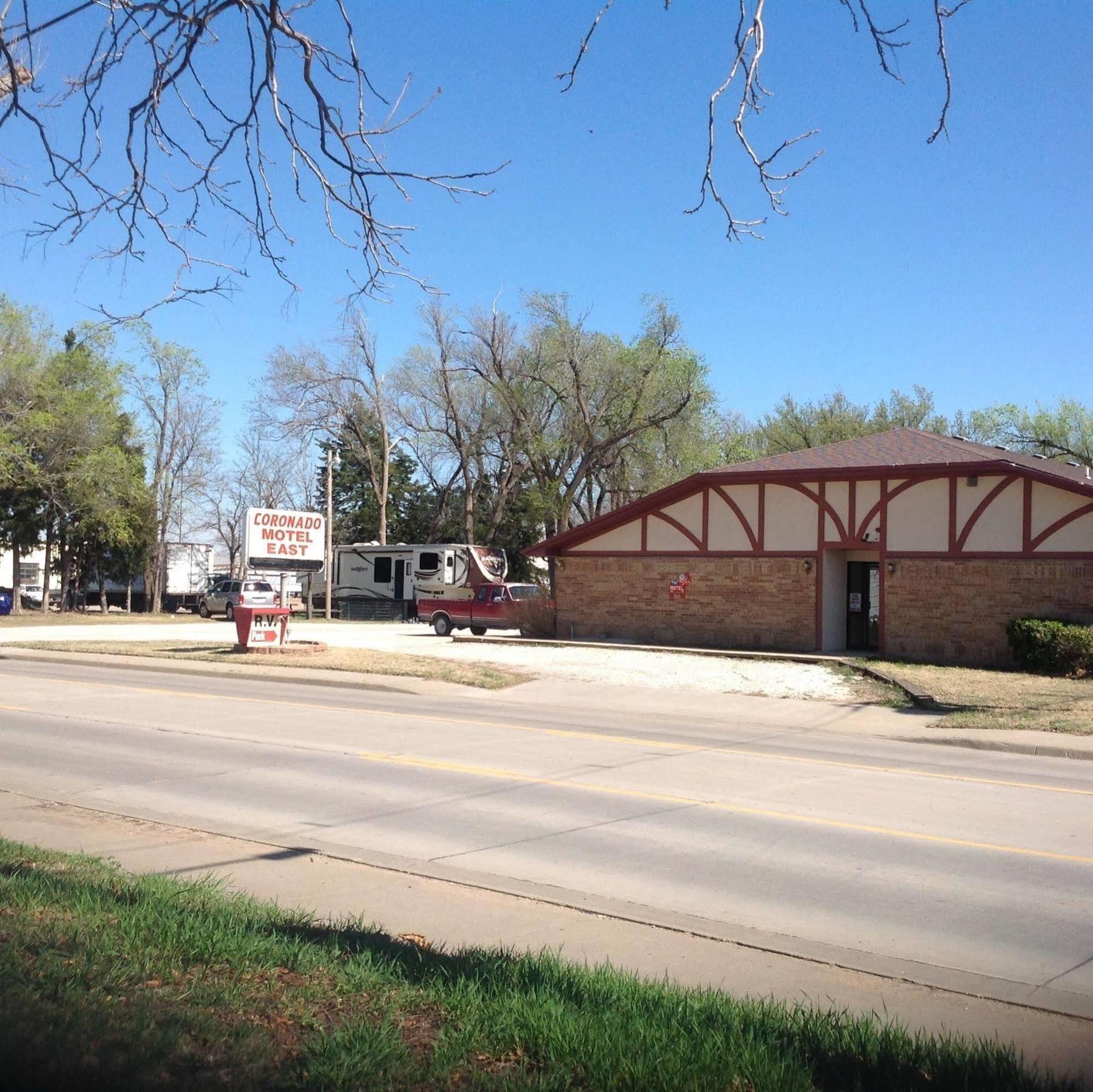 Coronado Motel & Rv Park Lindsborg Exterior photo